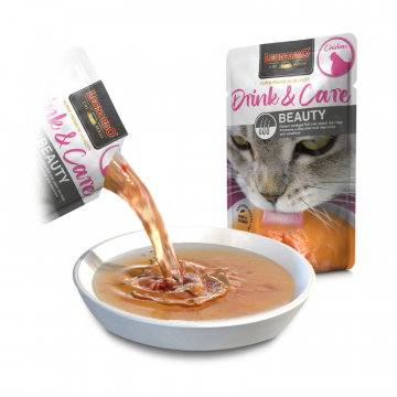 Leonardo Drink Care Beauty Chicken. Sleoopa De Pollo Para Gatos sobre